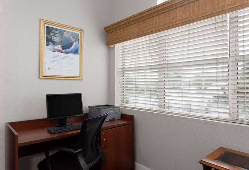 Microtel Inn And Suites   Zephyrhills