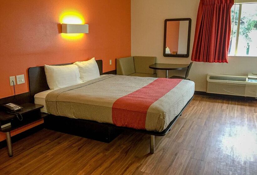 Motel 6 Woodway, Tx