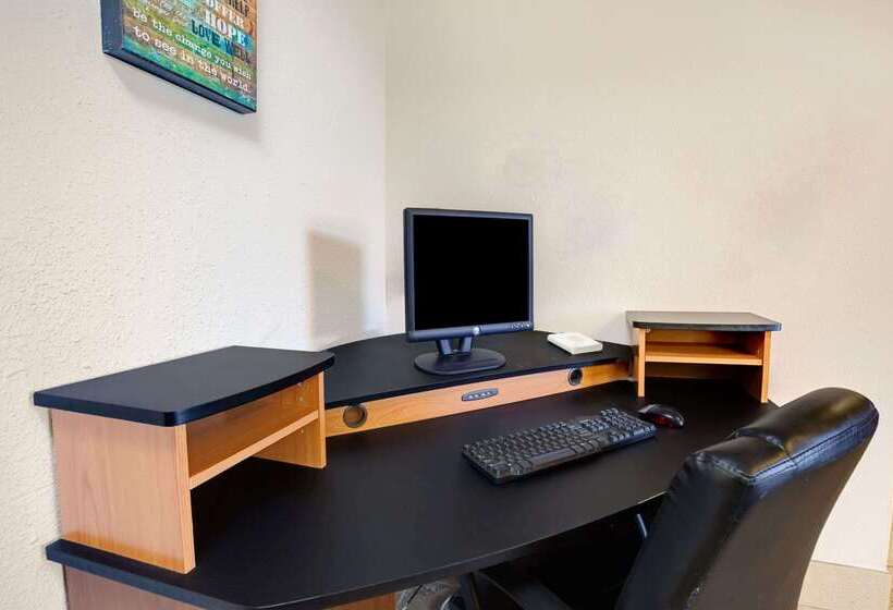 מוטל Microtel Inn & Suites By Wyndham Detroit Roseville