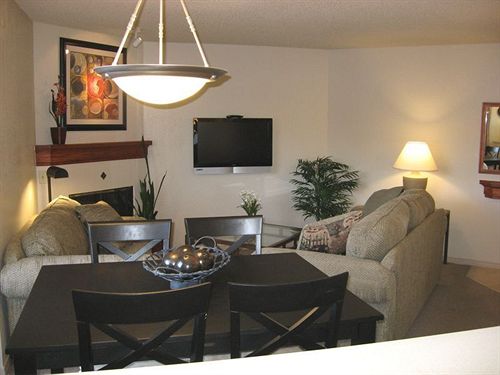 The Commons Hotel & Suites   Denver Tech Center