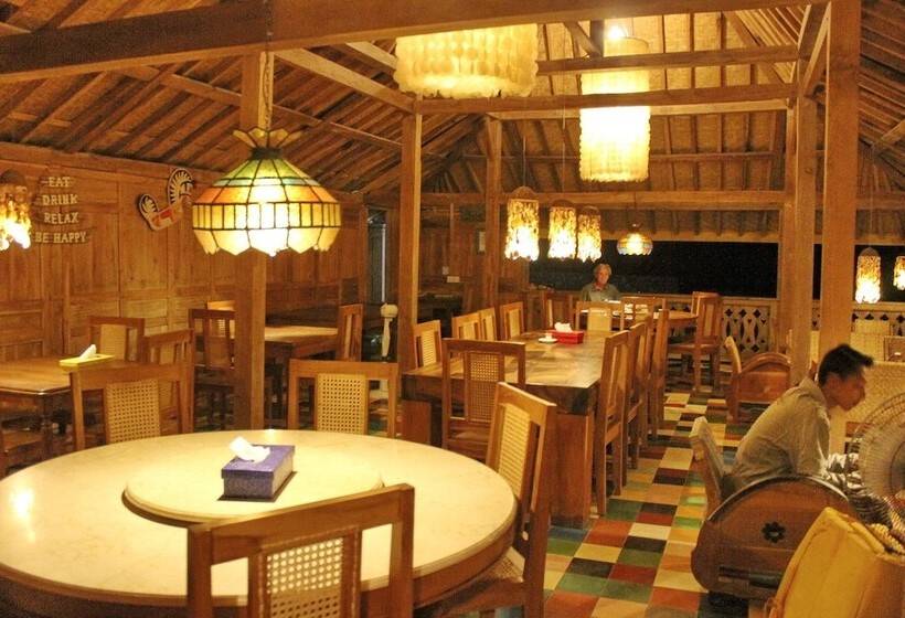 ベッドアンドブレックファースト Desa Limasan Resort
