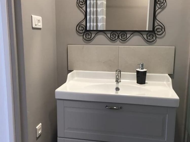 تختخواب و صبحانه La Chouette Villa