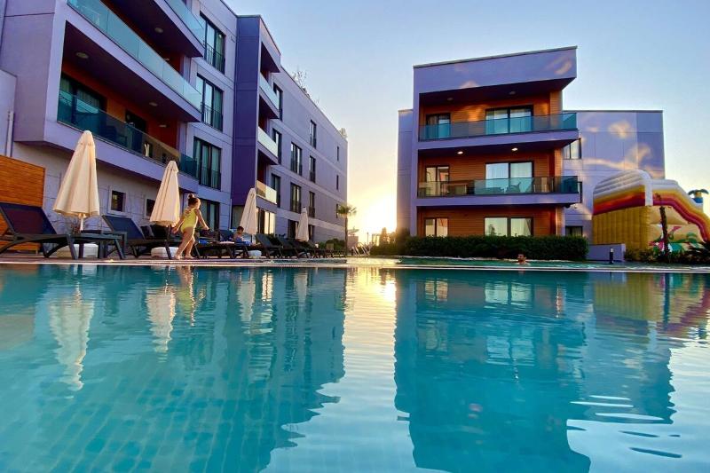 Green Hills Suites