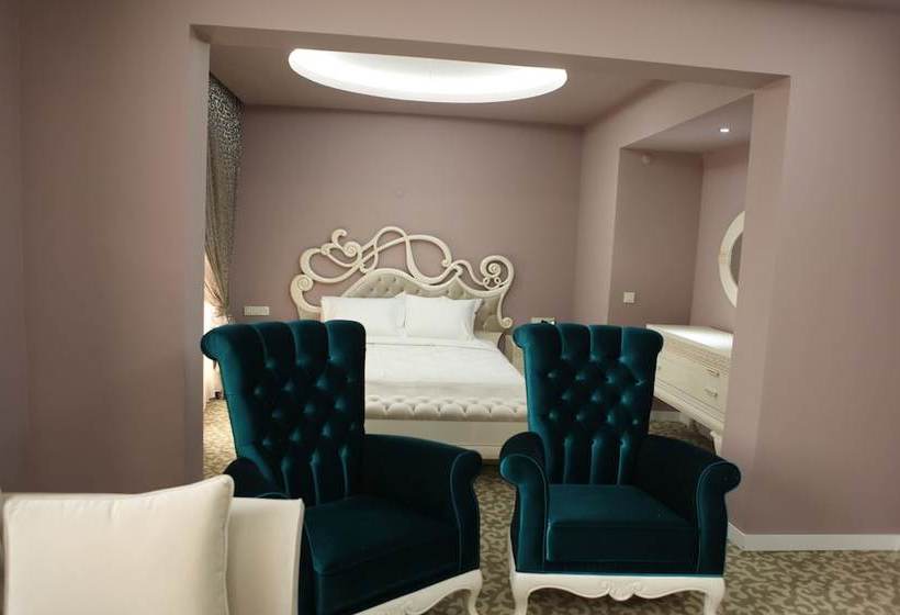 ホテル Rich Royal