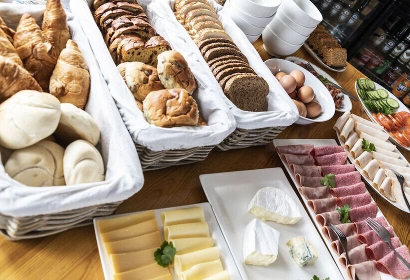 The Cabin Haarlem   Hostel