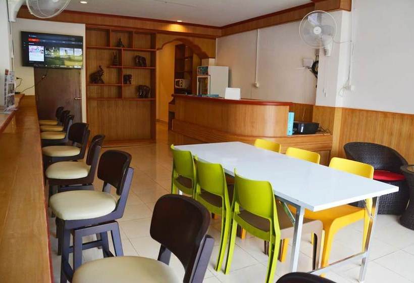 Chang Hostel
