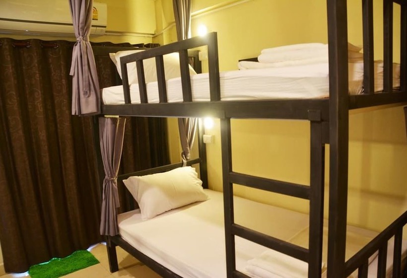 Chang Hostel