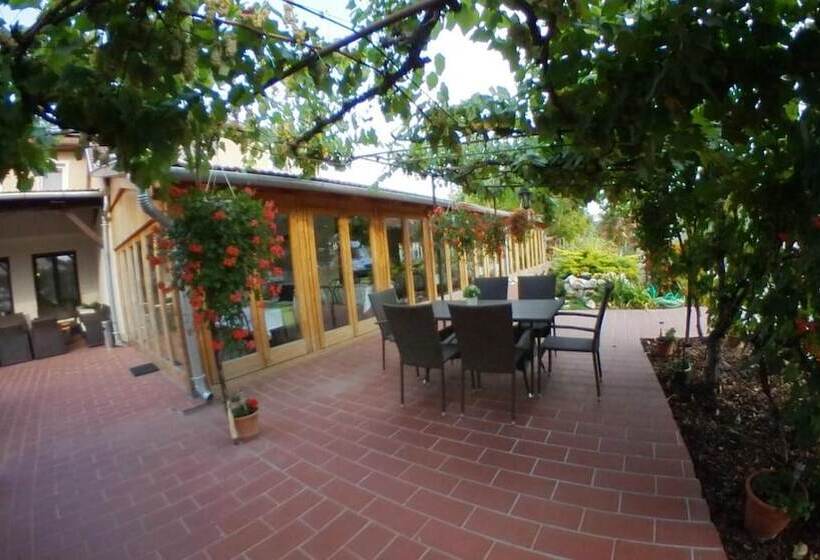 Forró Fogadó & Bauer Bistro