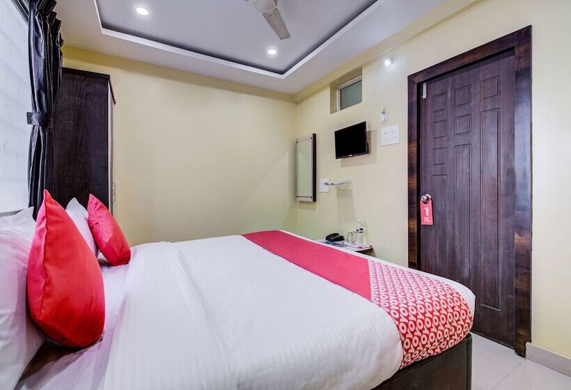 فندق Amrut Executive By Oyo Rooms