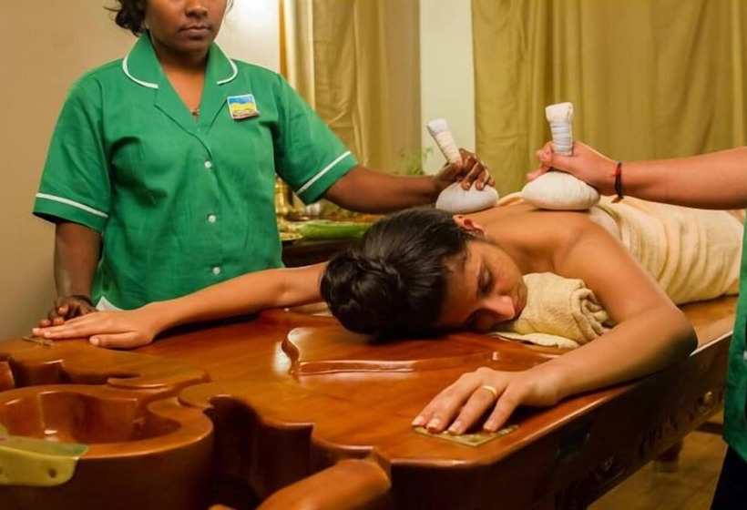호텔 Ayurvedic Village