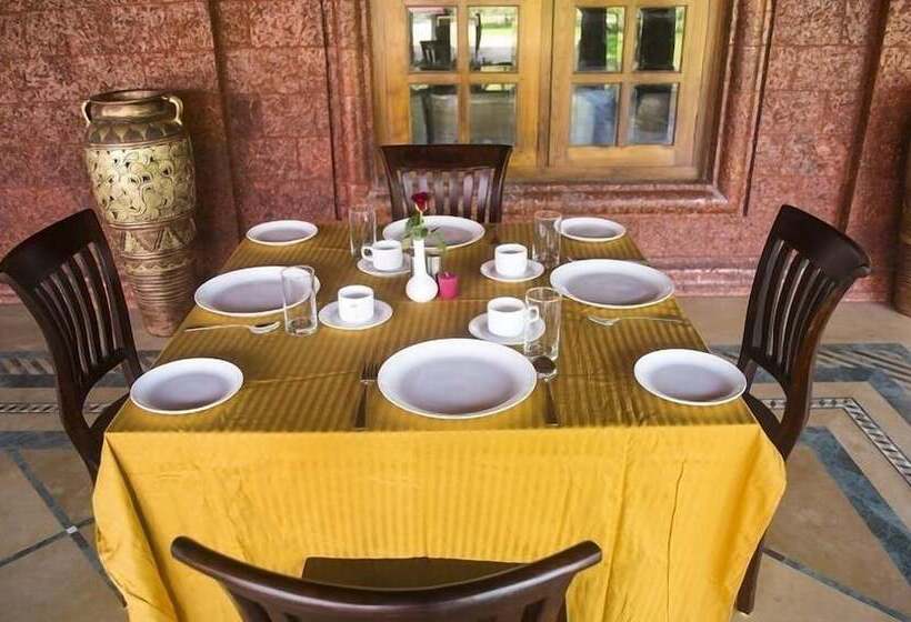 호텔 Ayurvedic Village