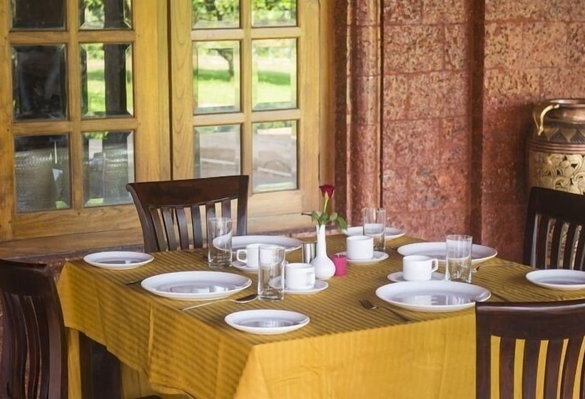 호텔 Ayurvedic Village