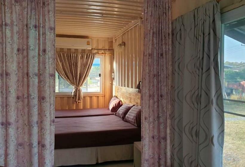 Hotel Baan Suan Chiva Saran