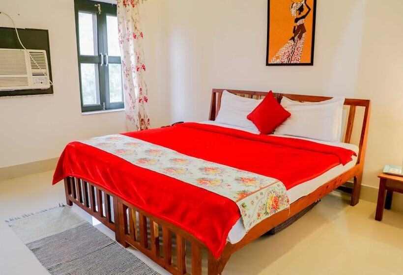 فندق Sariska Farms & Adventure