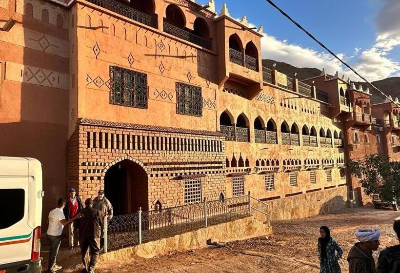 فندق Gîte D étape Tamaloute