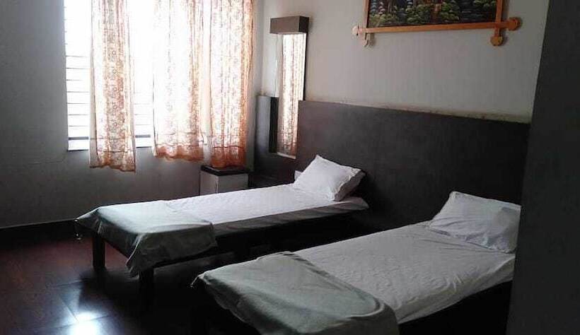 酒店 Iroomz Shivaratna Palace