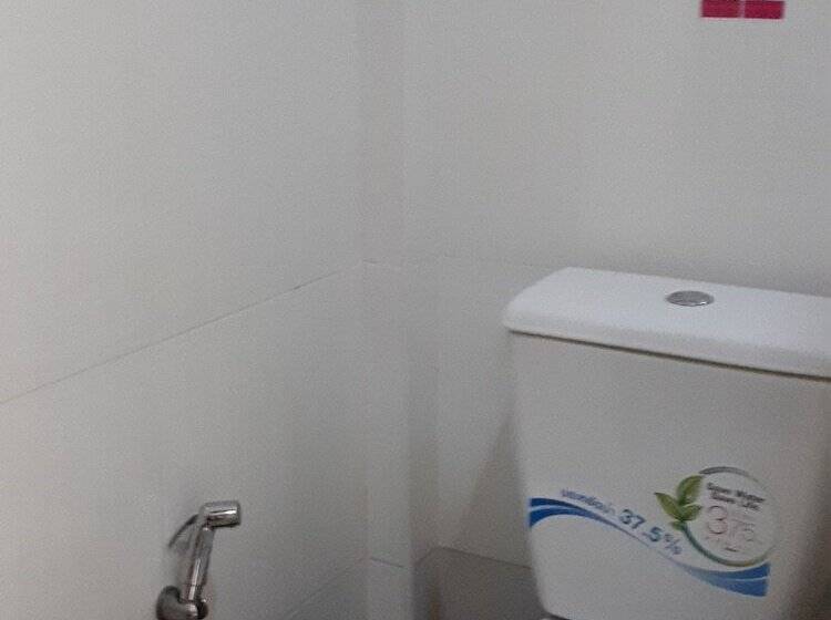 בית מלון כפרי Lake Scene Resort