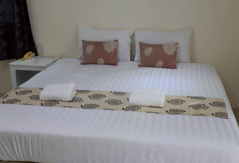 בית מלון כפרי Lake Scene Resort