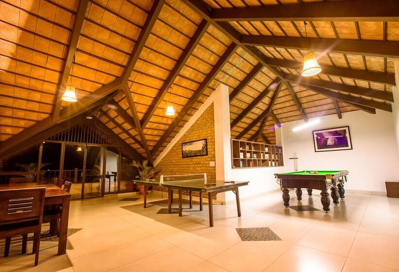 Отель Machaan Plantation Resorts Sakleshpur