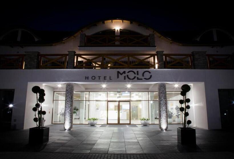 ホテル Molo Resort