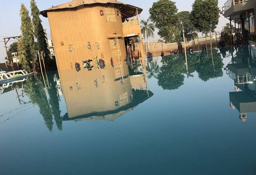 فندق Natraj & Resort