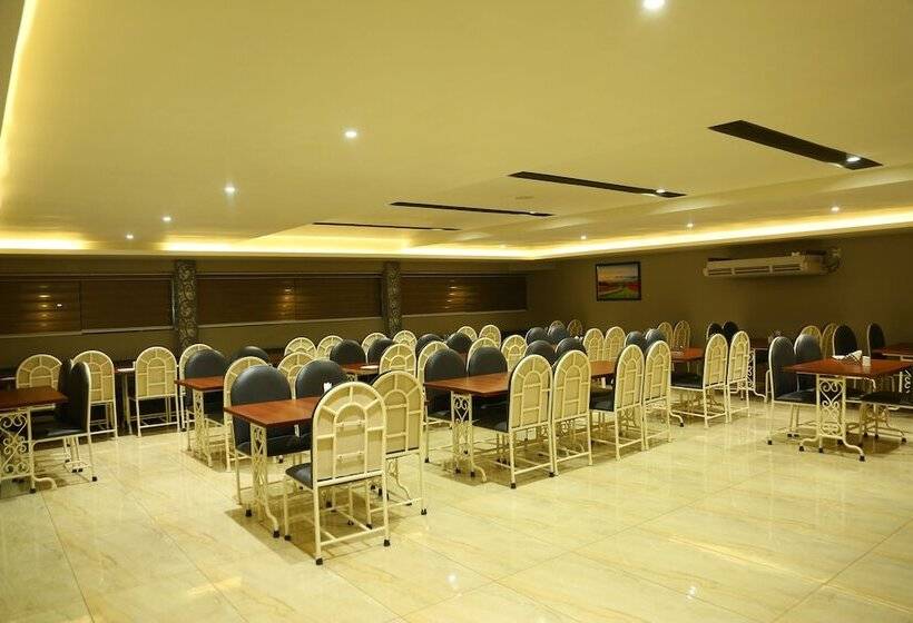 فندق Natraj & Resort