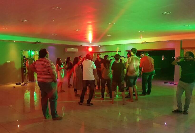 فندق Natraj & Resort