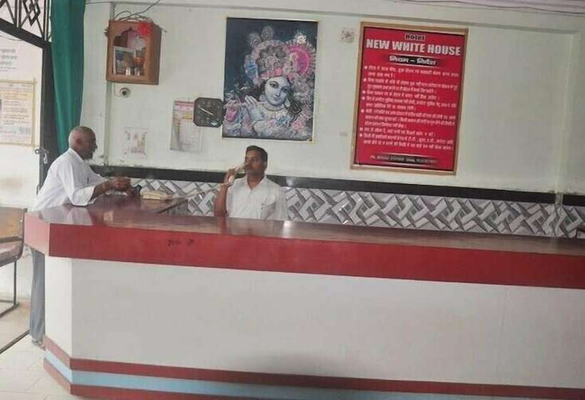 ホテル New White House Tikamgarh