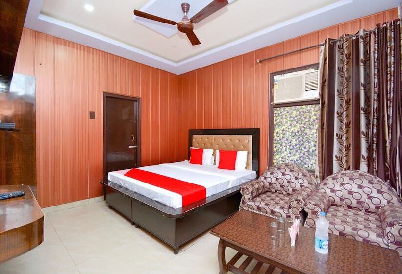 호텔 Palace Plaza By Oyo Rooms
