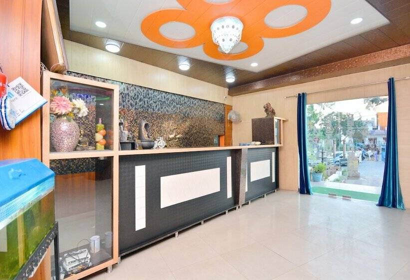 호텔 Palace Plaza By Oyo Rooms