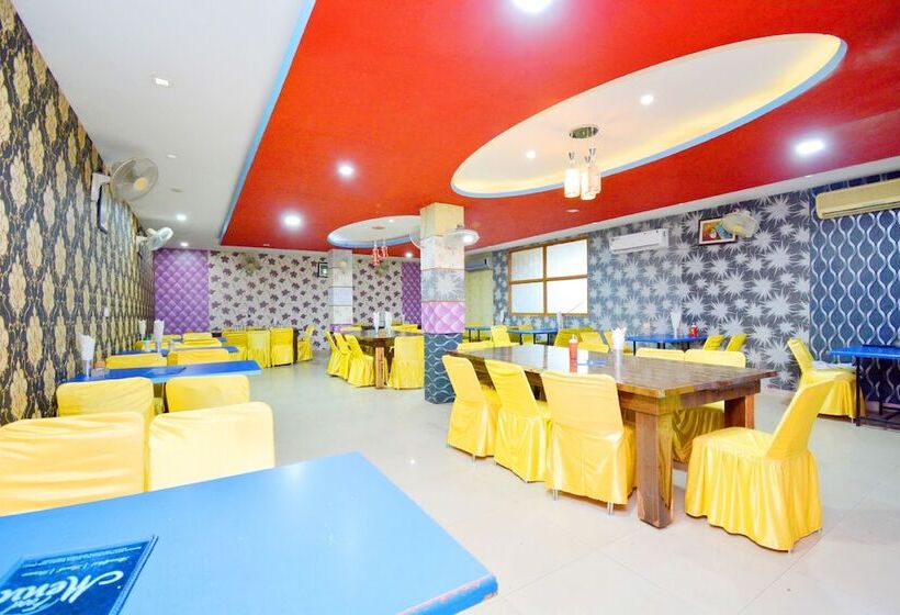 호텔 Palace Plaza By Oyo Rooms