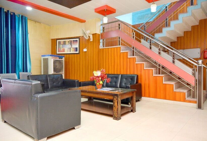 호텔 Palace Plaza By Oyo Rooms