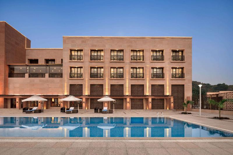 Отель Ramada Encore By Wyndham Statue Of Unity