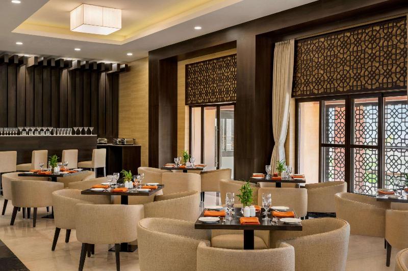Отель Ramada Encore By Wyndham Statue Of Unity