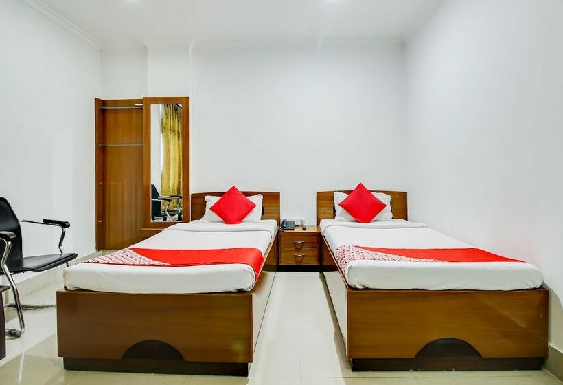 فندق Royal Park By Oyo Rooms