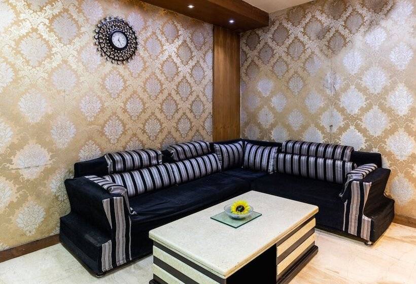 ホテル Shree Balaji Palace By Oyo Rooms