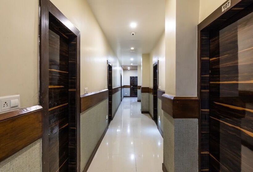 ホテル Shree Balaji Palace By Oyo Rooms