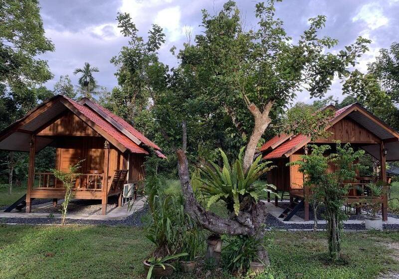 בית מלון כפרי Talaungjit Resort & Garden
