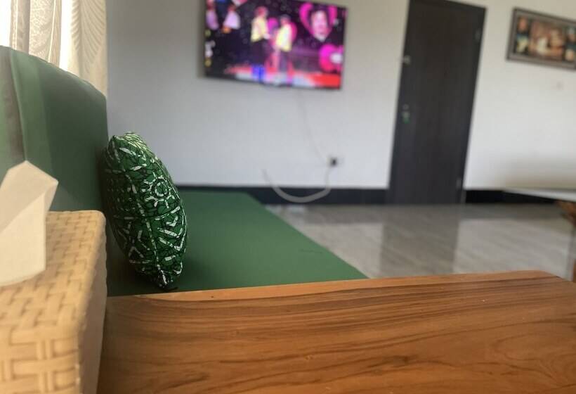 بنسيون Accruase Paradise