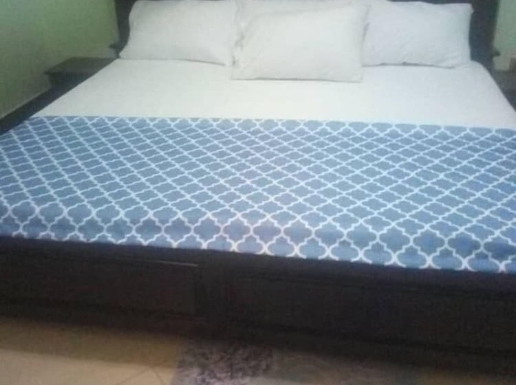 بنسيون Ama Serwaa Lodge