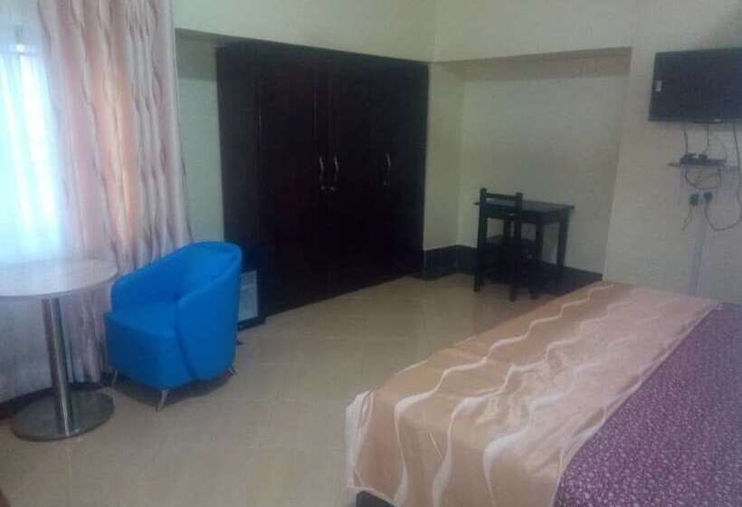 פנסיון Ama Serwaa Lodge