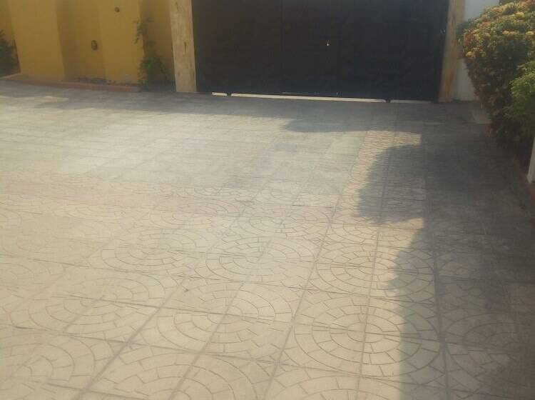 פנסיון Ama Serwaa Lodge
