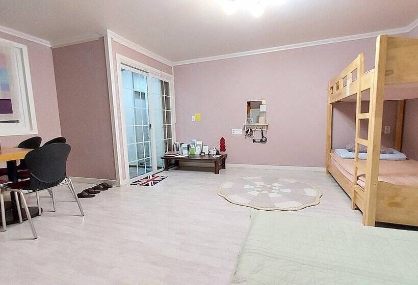 Pensão Hago Guest House