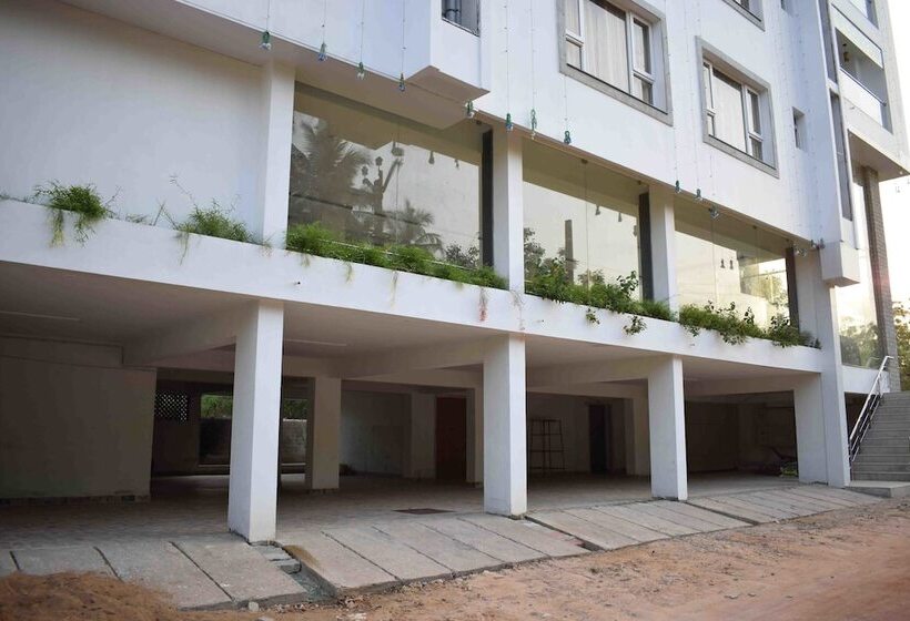 منتجع White Pearl Residency