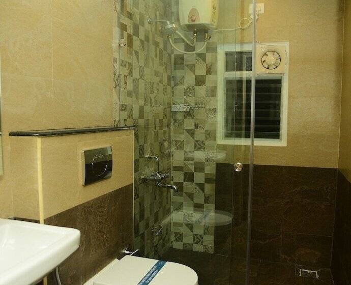 منتجع White Pearl Residency