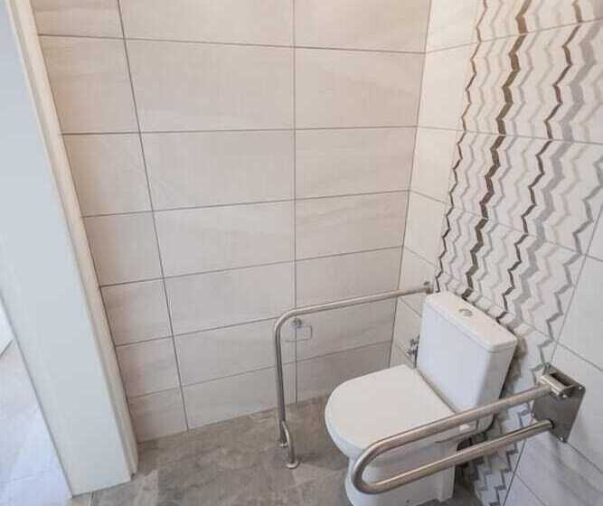 مسافرخانه Nicosia Taskonak Hotel & Restaurant