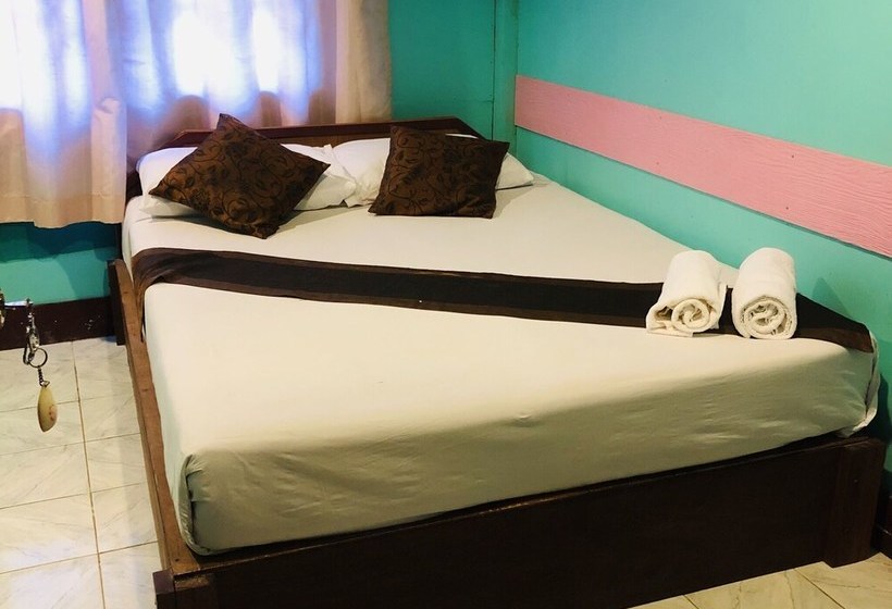ホテル Jamesbond Bungalow Koh Panyee
