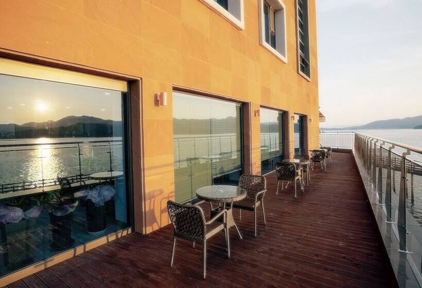 בית מלון כפרי Ocean Spa