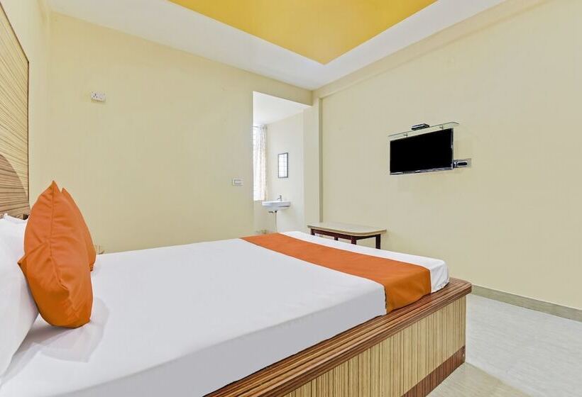 酒店 Spot On 46956 Kalparukshaa Lodge