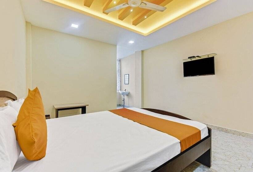 酒店 Spot On 46956 Kalparukshaa Lodge